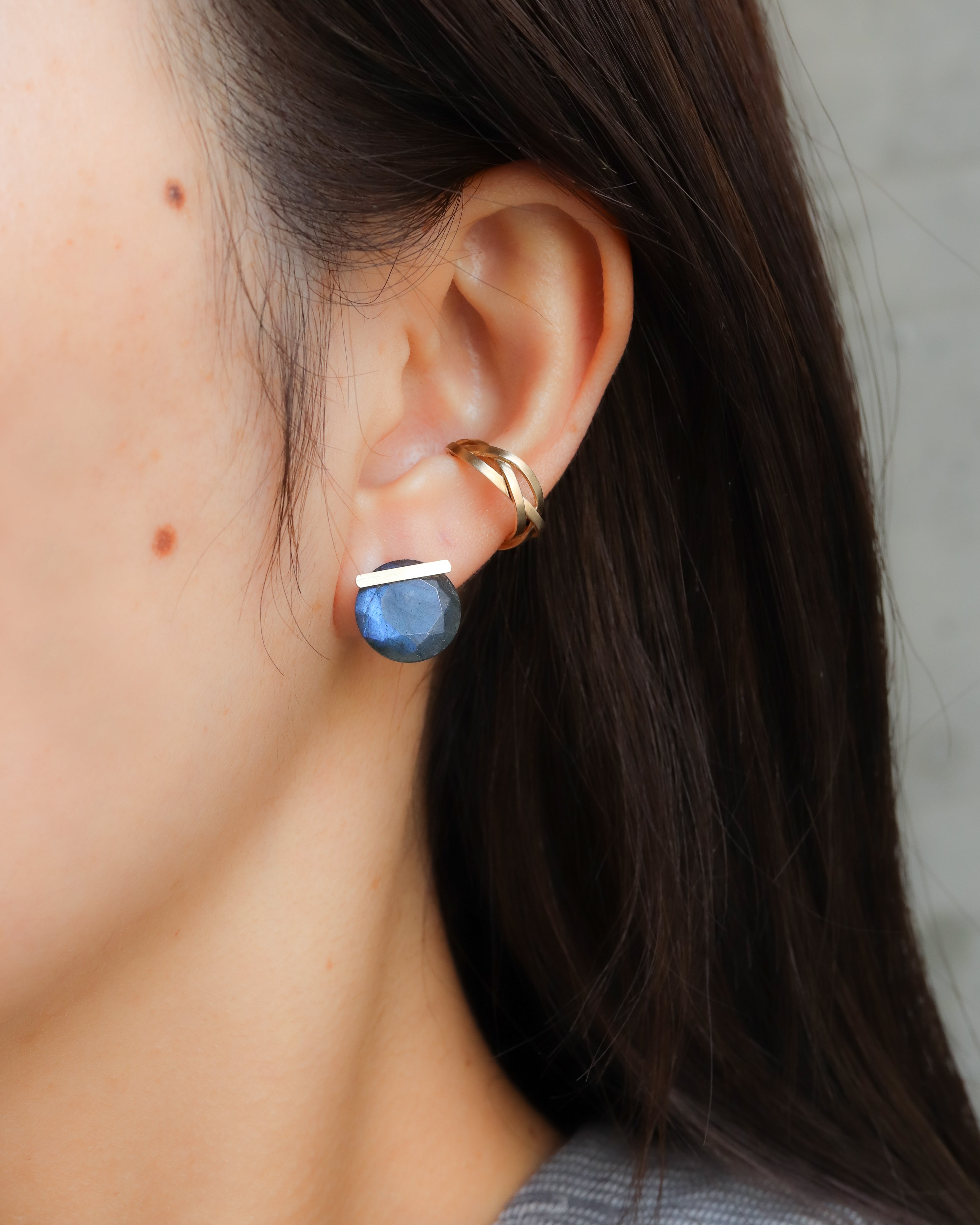 Bar stone Pierced Earring - Labradorite -