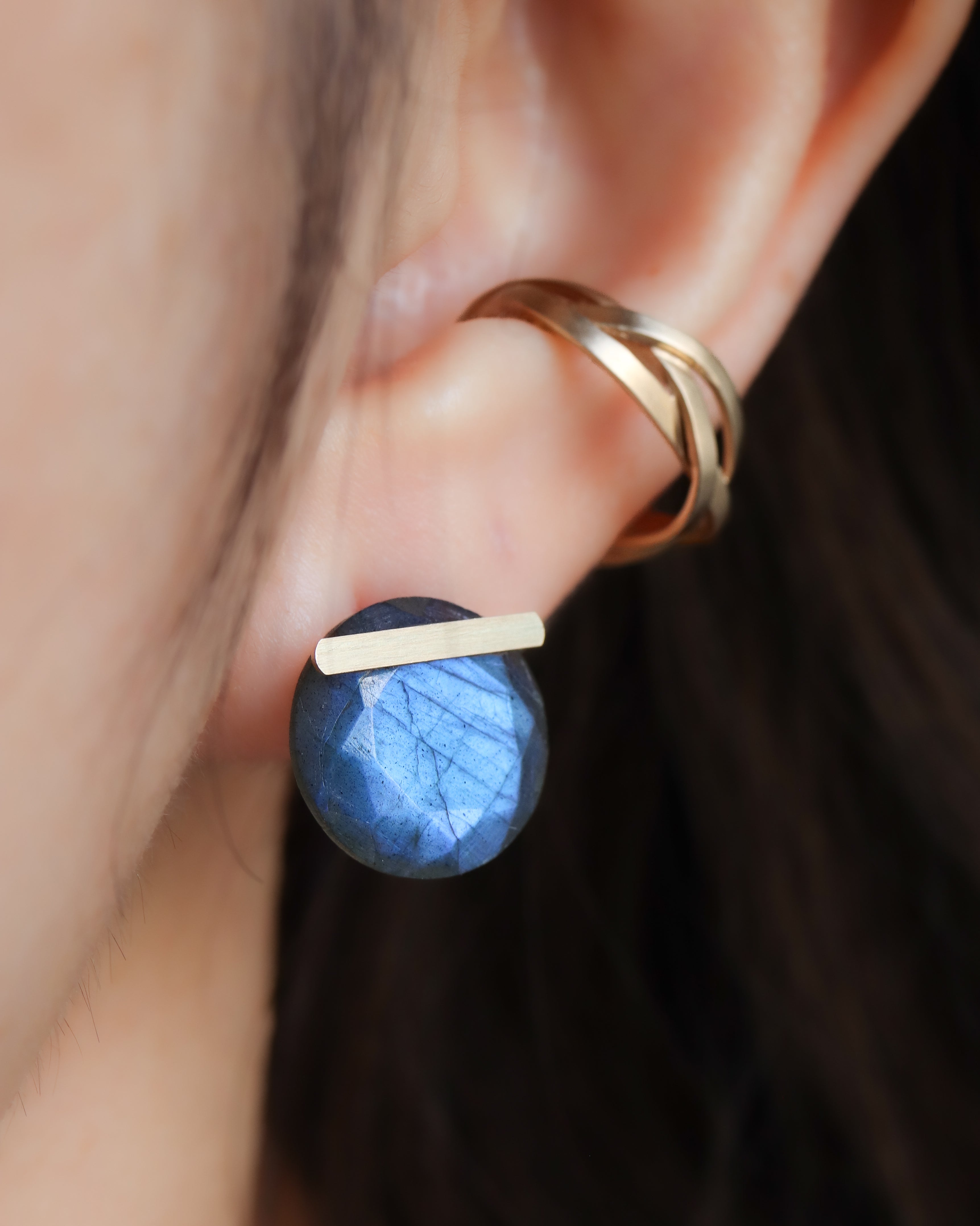 Bar stone Pierced Earring - Labradorite -