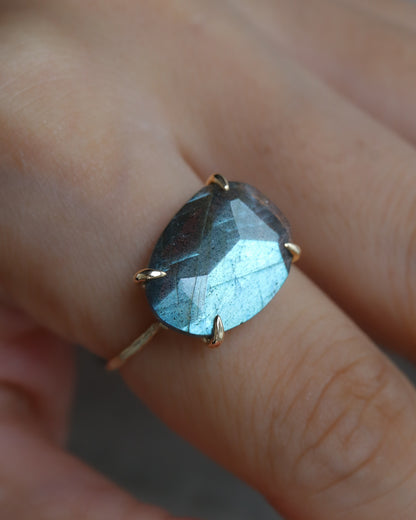 Flat Ring - Labradorite -