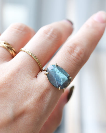 Flat Ring - Labradorite -