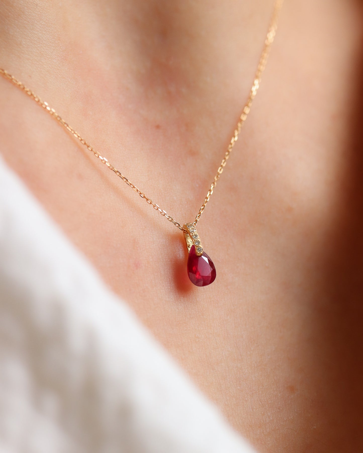 Hibiki Stone Necklace - Ruby / Diamond -