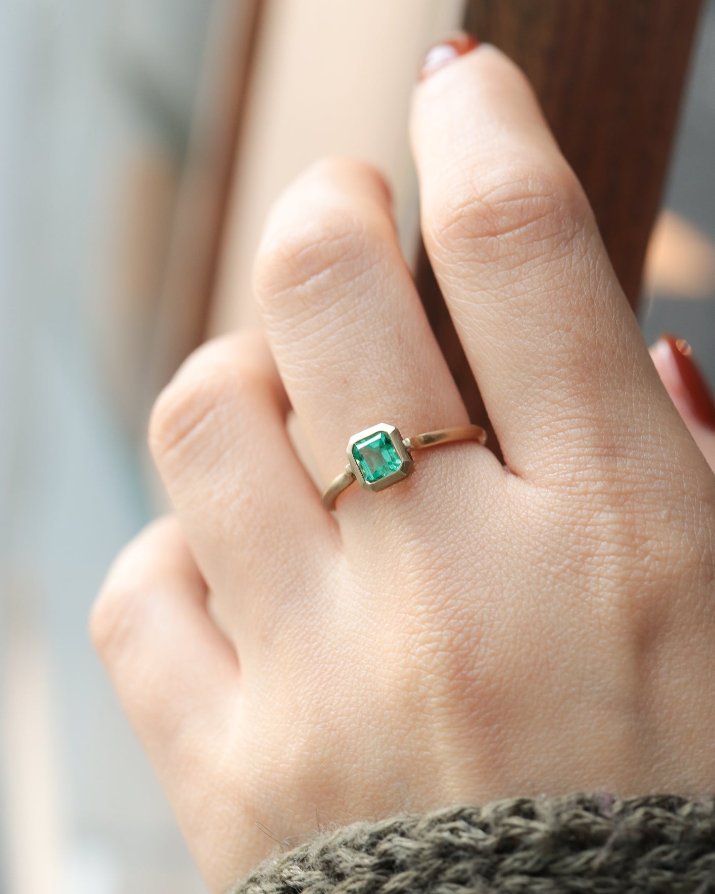 Collet Ring - Emerald -