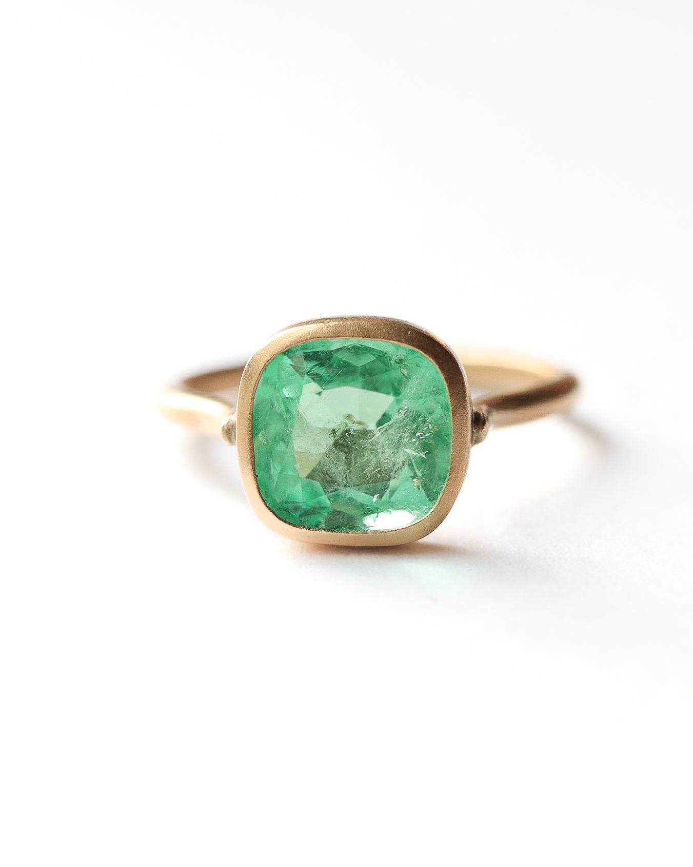 Collet Ring - Emerald -