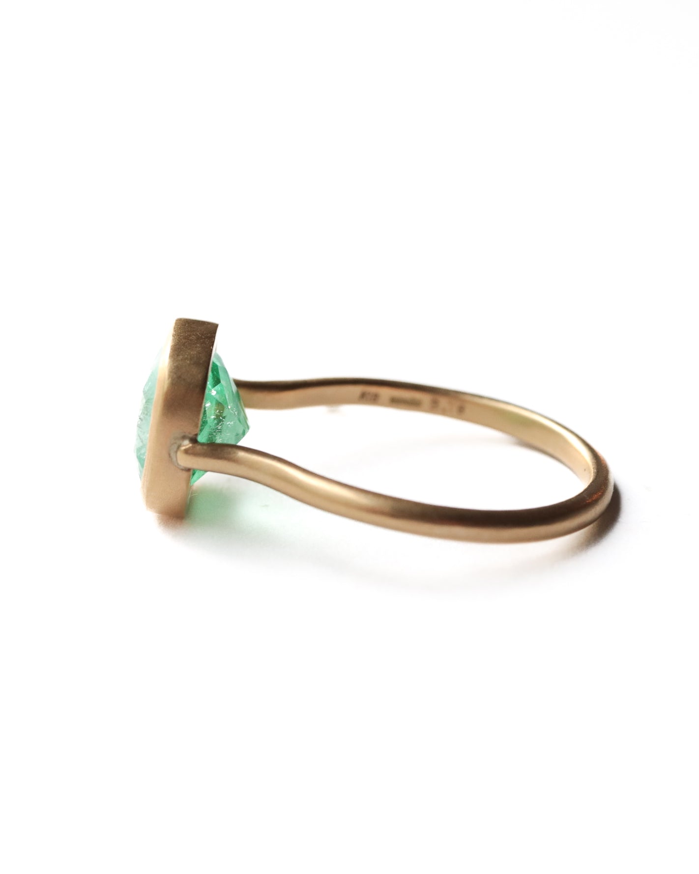 Collet Ring - Emerald -