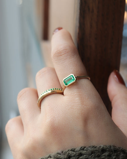 Collet Ring - Emerald -