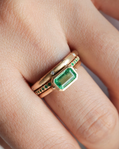 Collet Ring - Emerald -