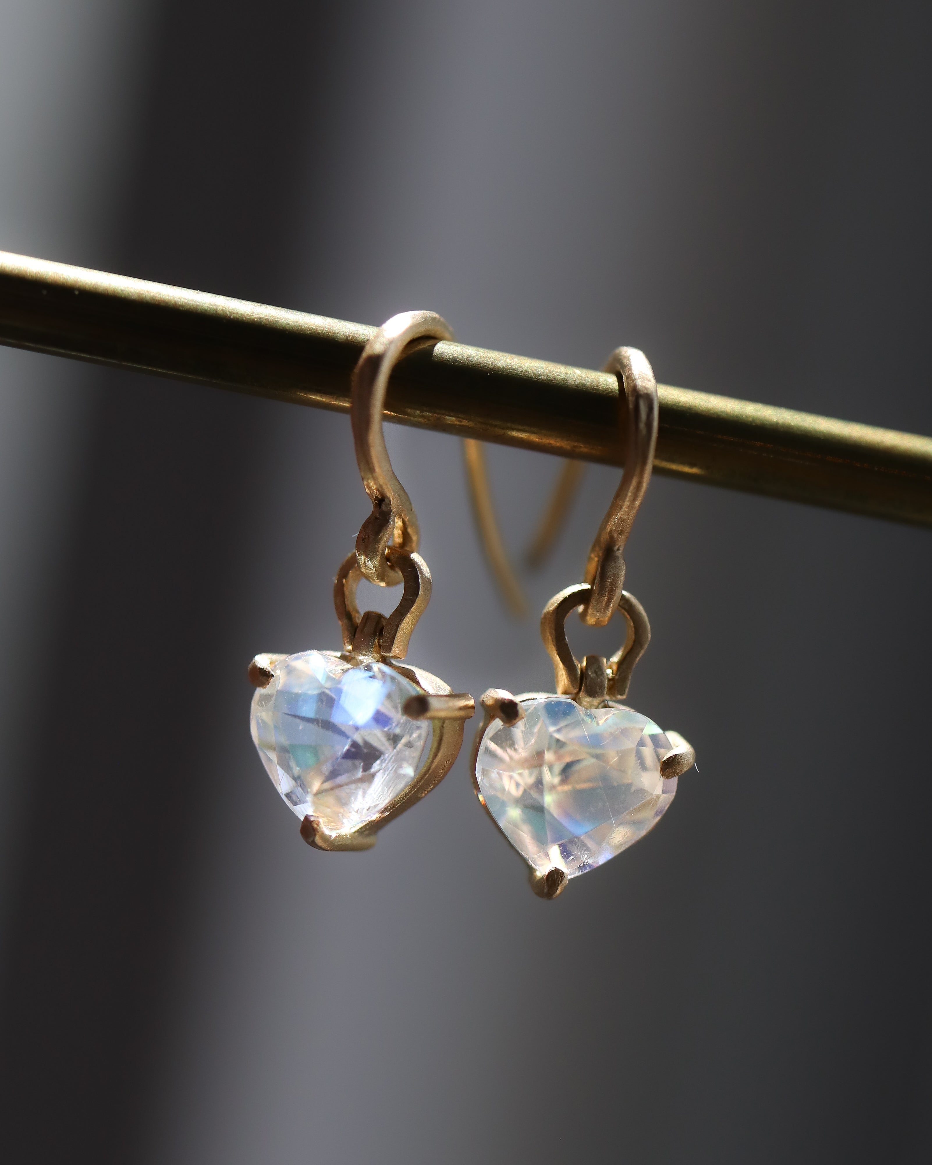 Horse Shoe Prong Pierced Earring - Rainbow Moon Stone -