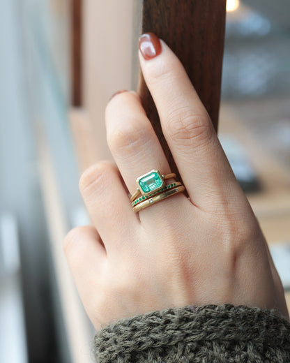 Collet Ring - Emerald -