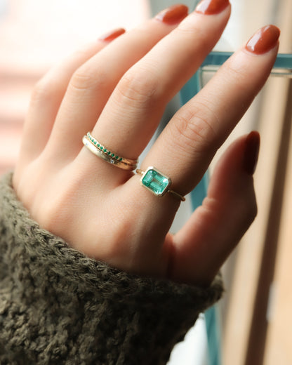 Collet Ring - Emerald -