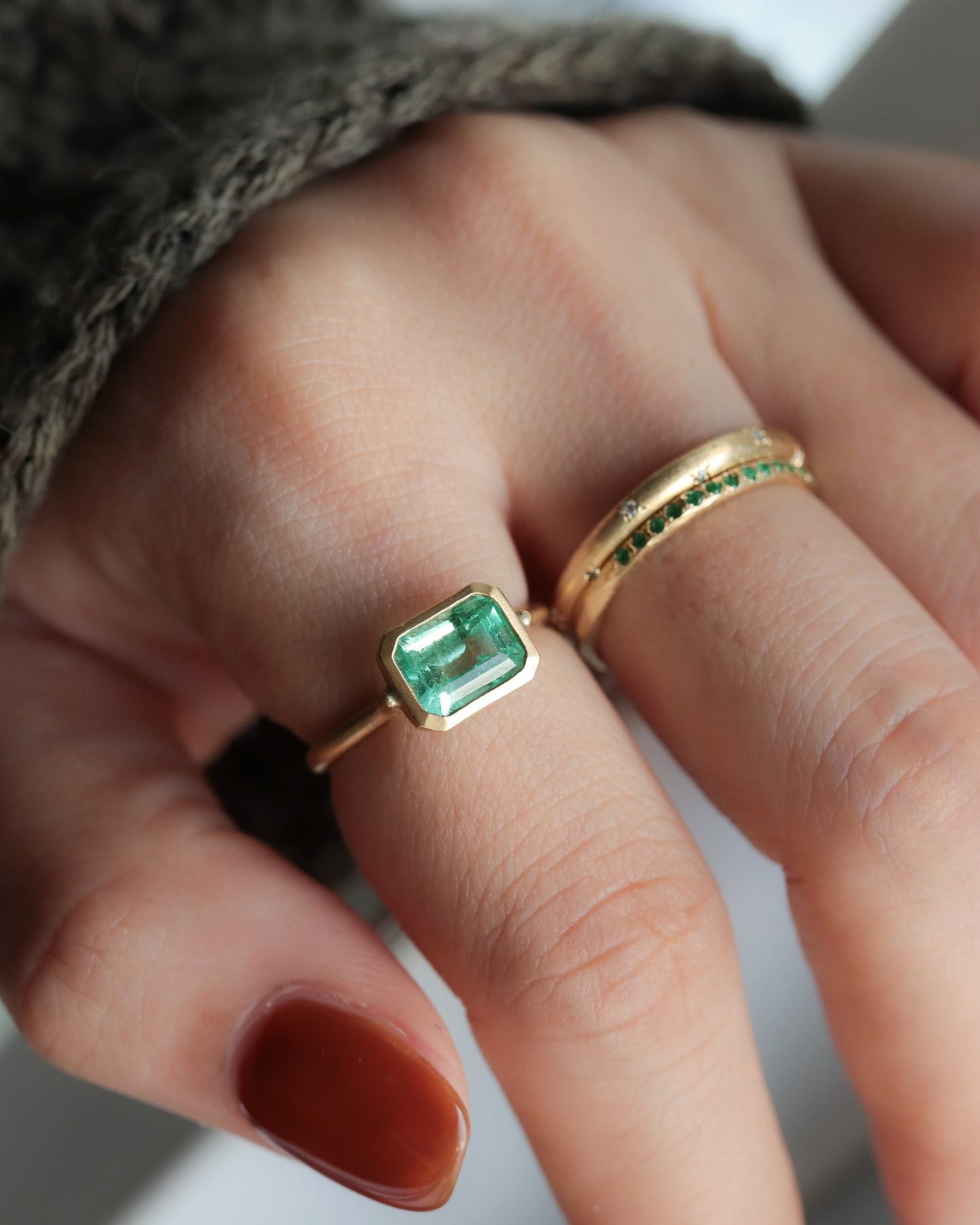 Collet Ring - Emerald -