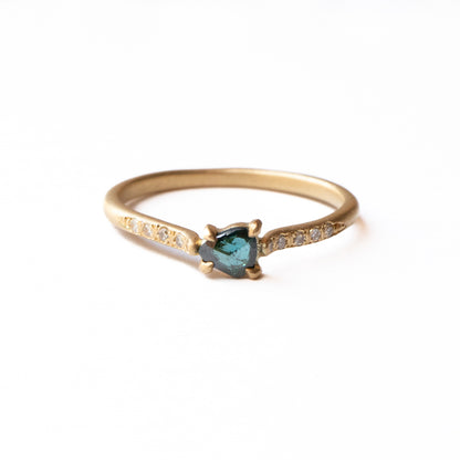 Prong Ring - Blue Diamond -