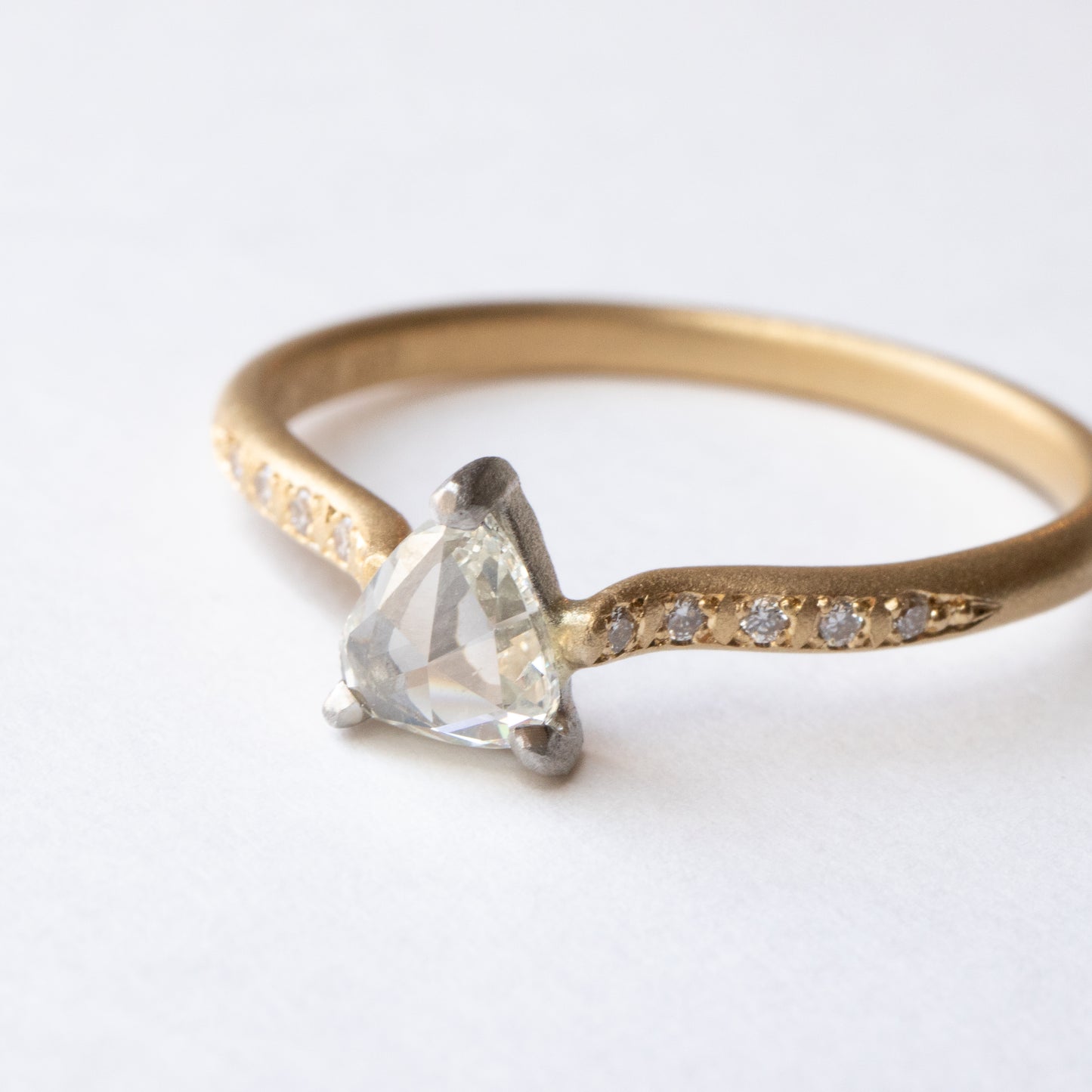 爪形戒指 - 钻石 -