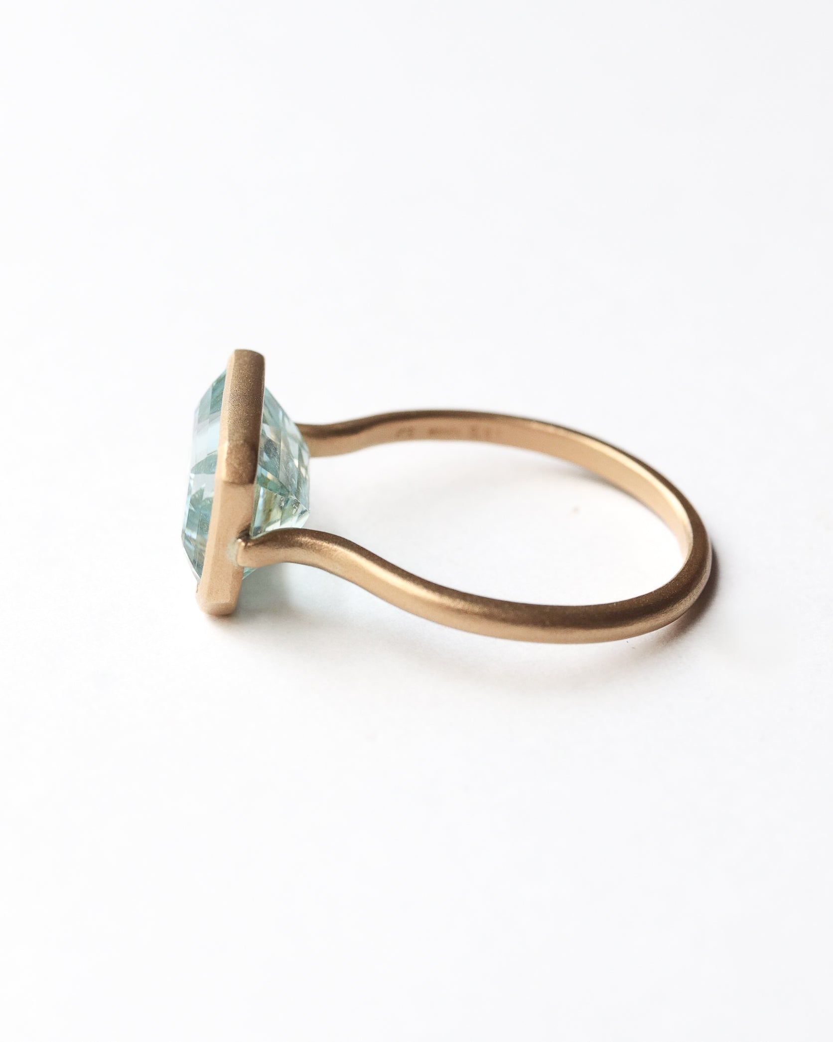 Collet Ring - Aquamarine -