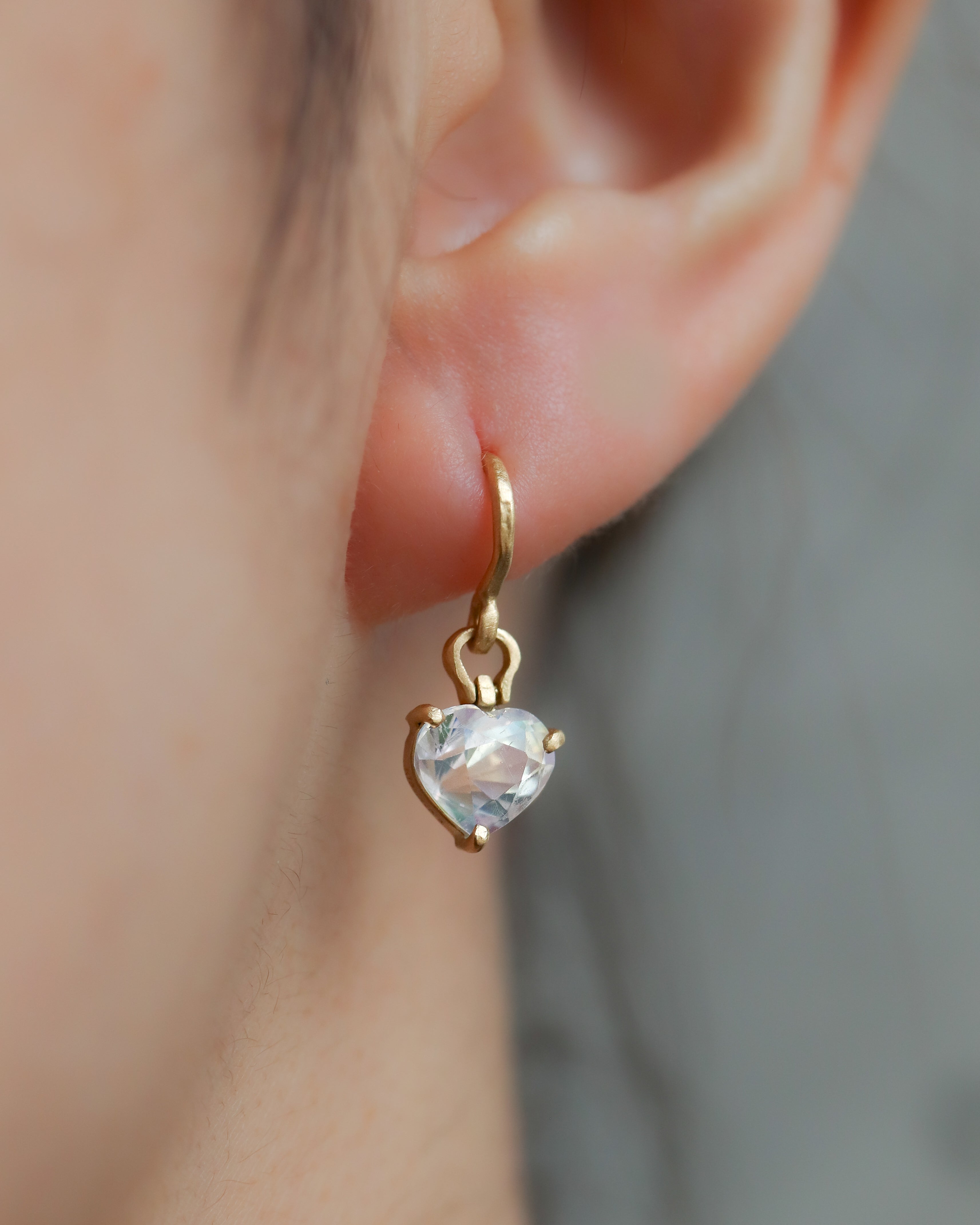 Horse Shoe Prong Pierced Earring - Rainbow Moon Stone -