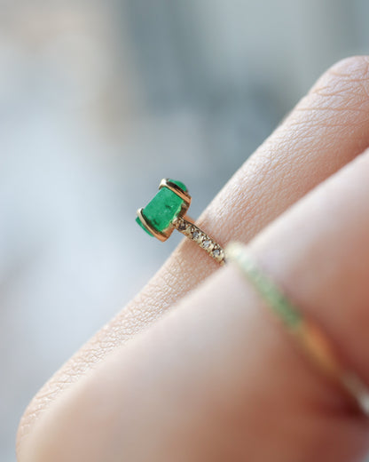 Prong Ring - Emerald Diamond -