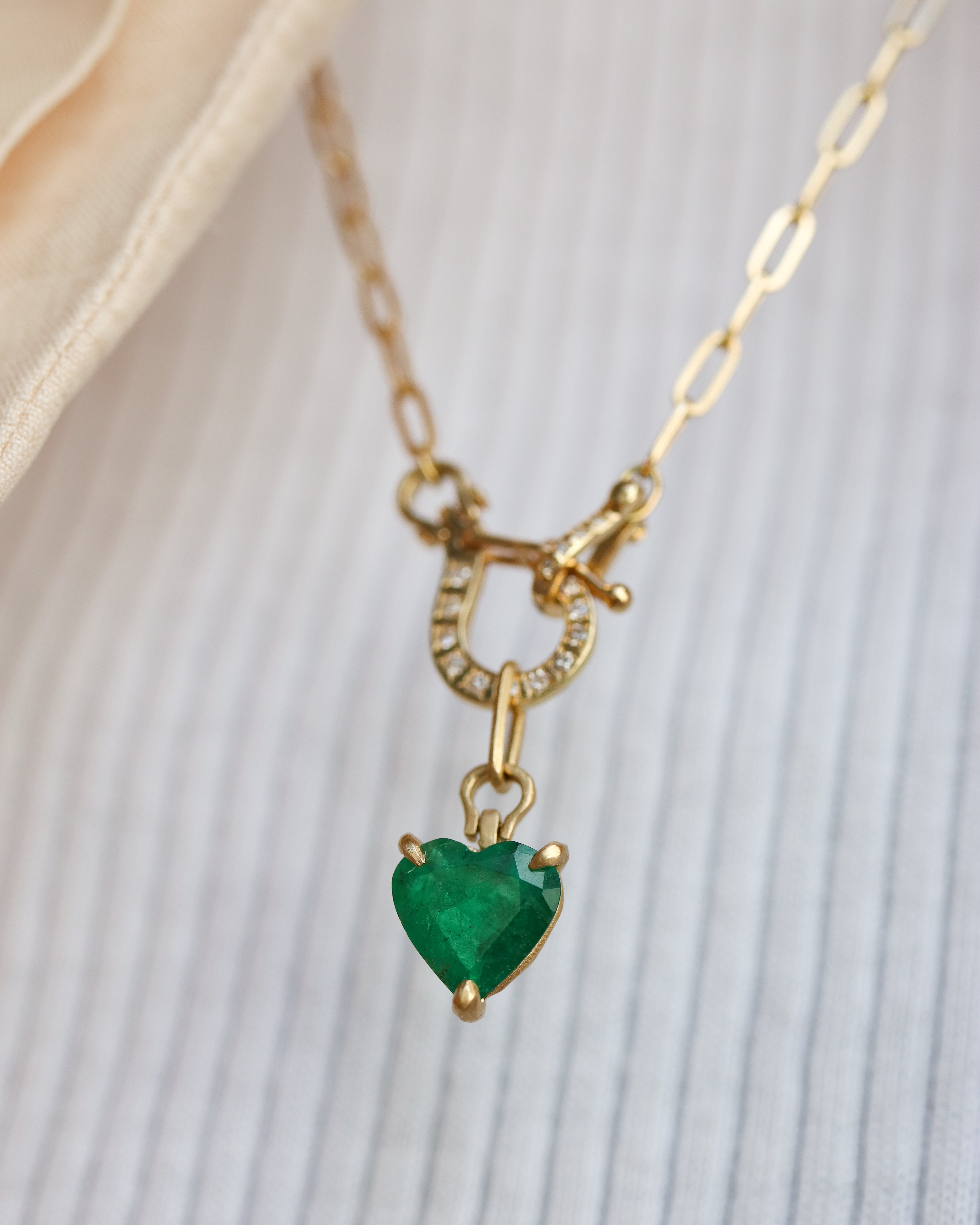 Horse Shoe Prong Necklace - Emerald -