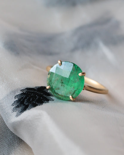 Prong Ring - Emerald -
