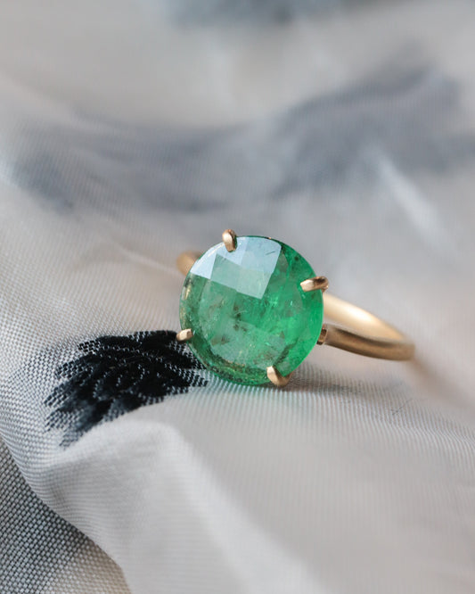 Prong Ring - Emerald -