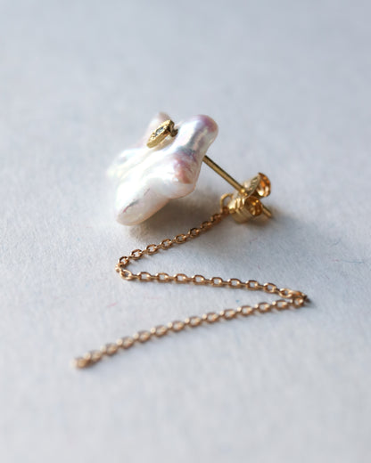 Flat Pierced Earring - Pearl / A -