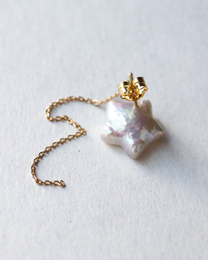 Flat Pierced Earring - Pearl / C -