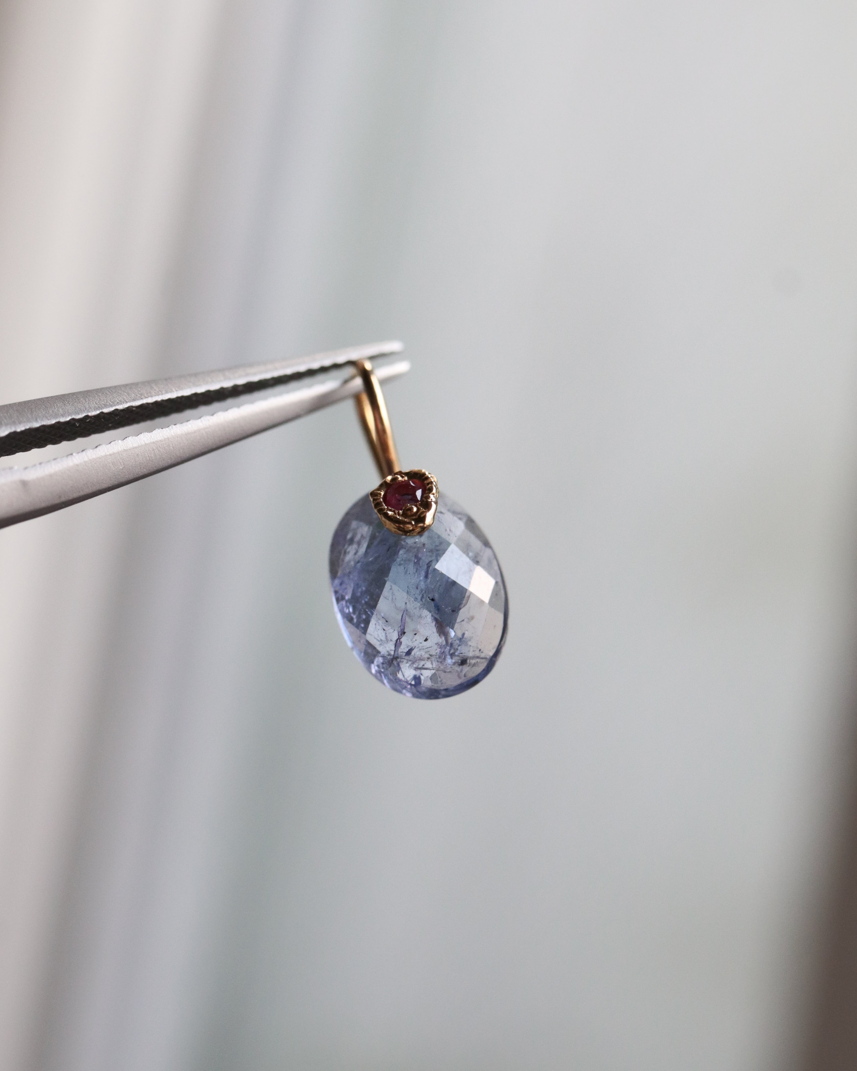 MONAKAjewellery サンゴピアス(片耳用) m*d様 monaka モナカジュエリー ピアス 片耳 サンゴ エメラルド