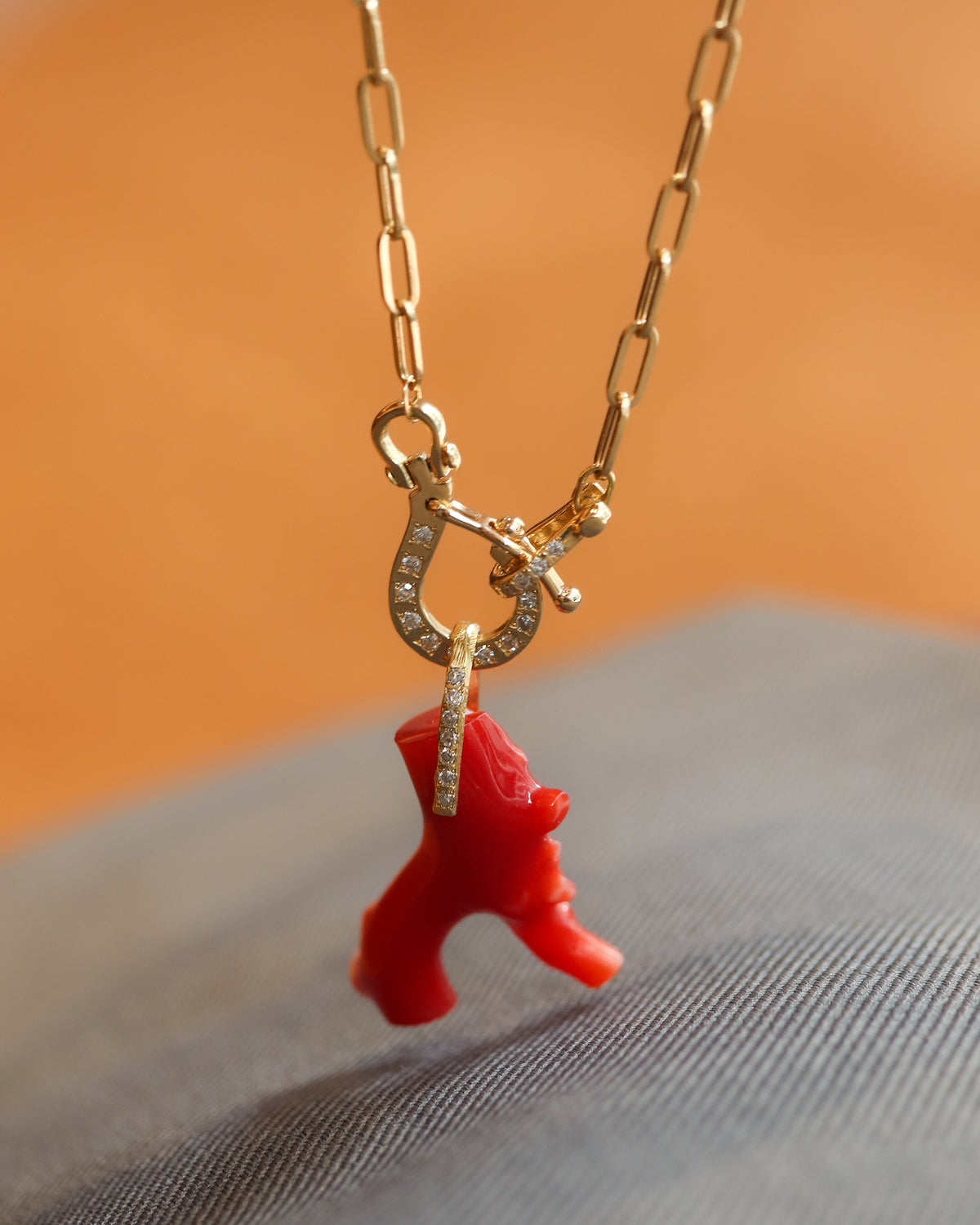 Hibiki Stone Necklace - Coral -
