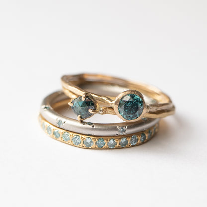 Rough collet Ring - Blue Diamond -
