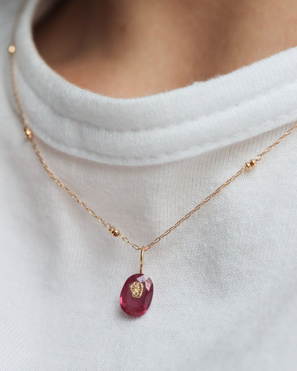 Flat Necklace - Ruby -