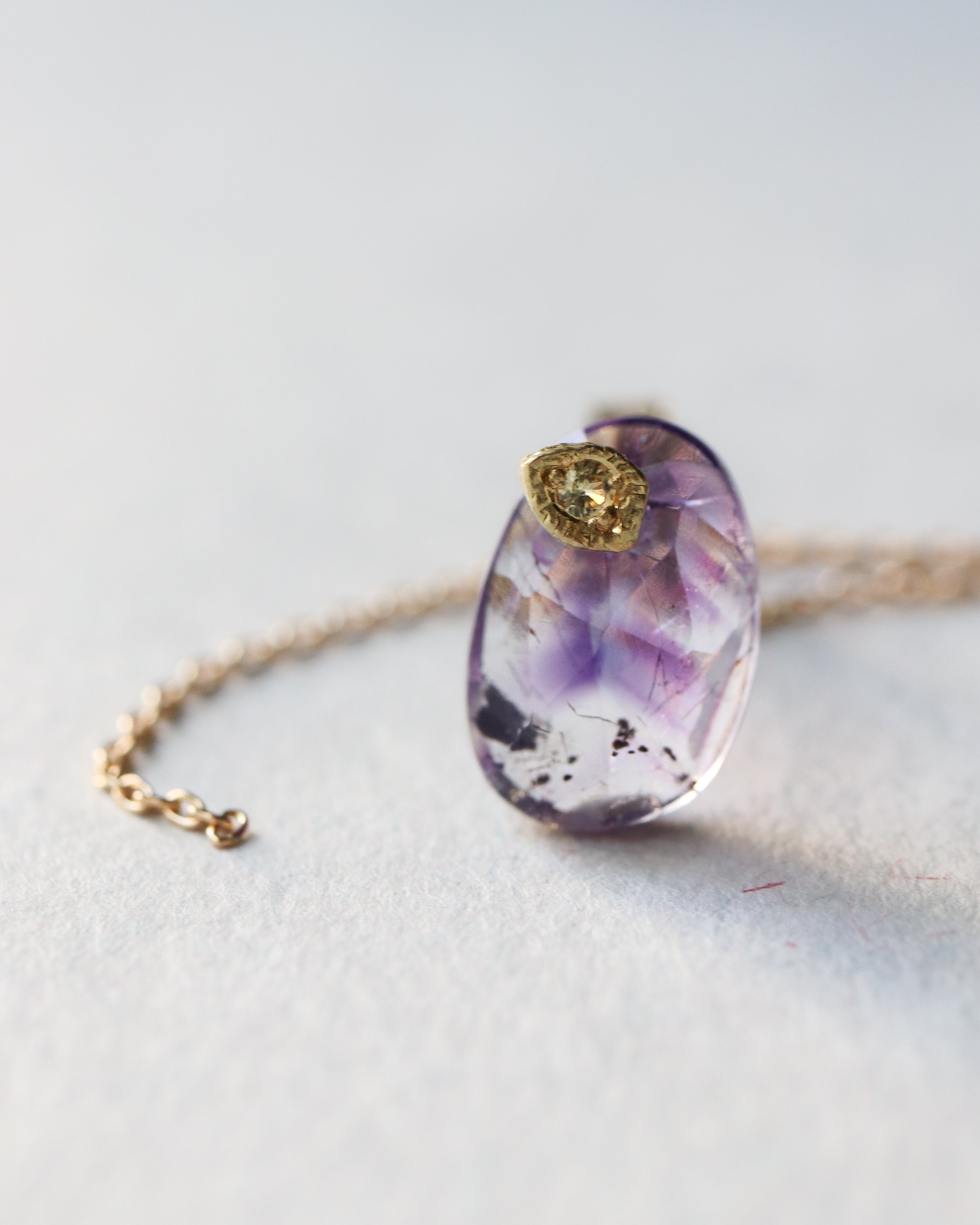 Flat Pierced Earring - Bicolor Amethyst -