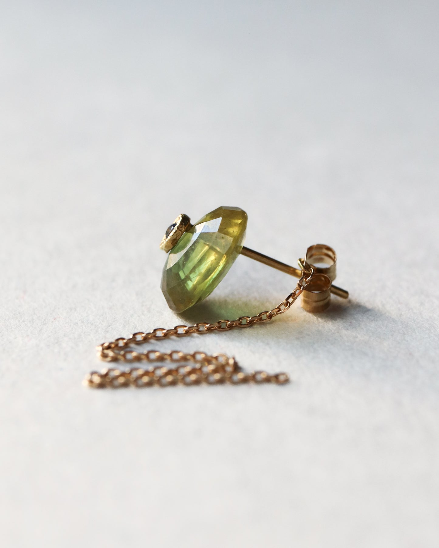 Flat Pierced Earring - Sapphire -