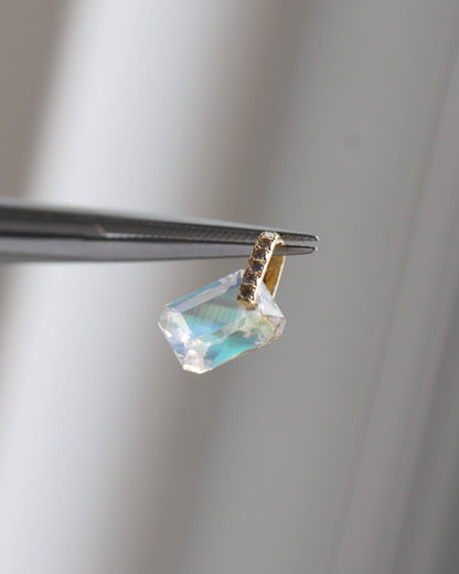 Hibiki Stone Necklace - Rainbow Moon Stone / Diamond -