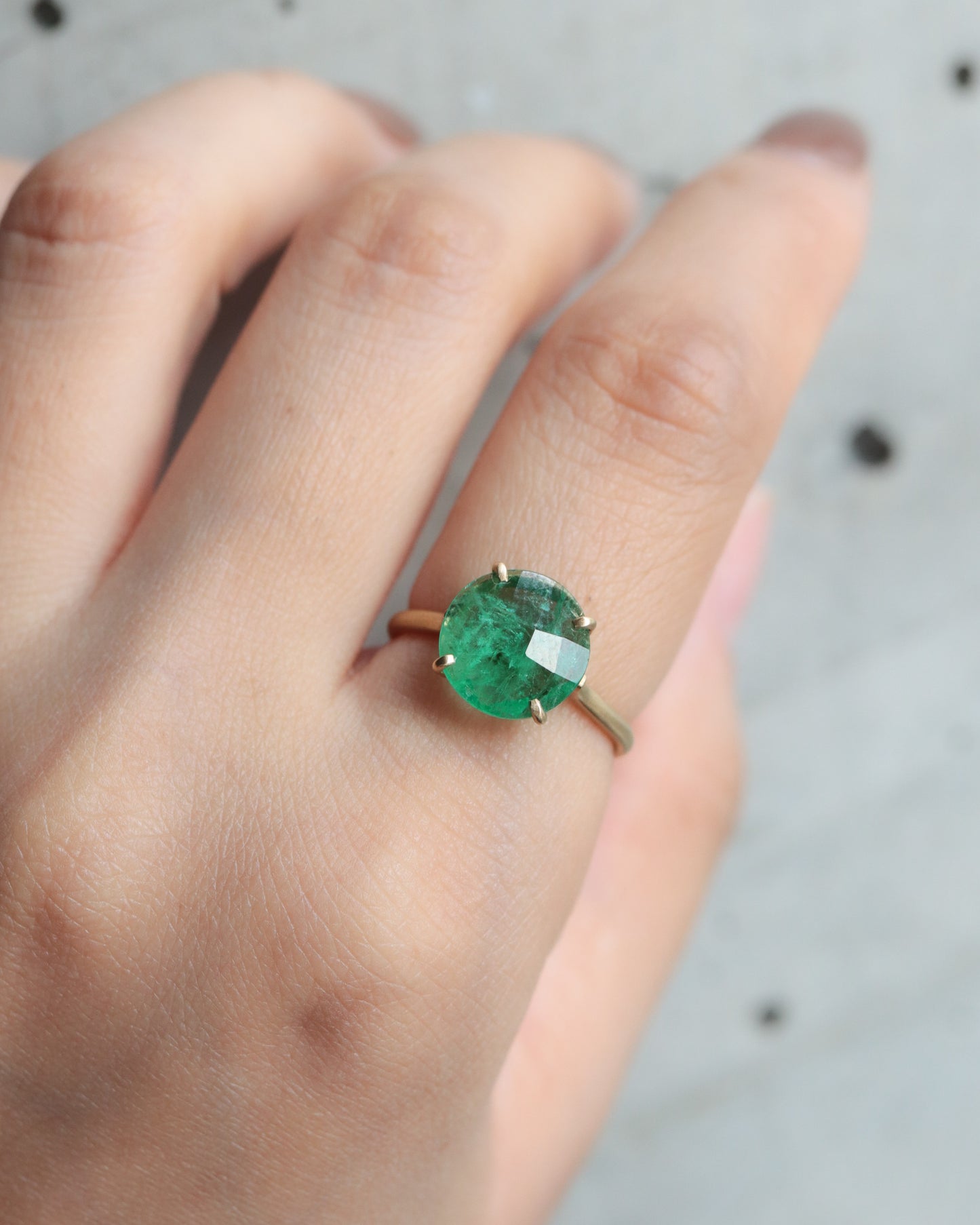 Prong Ring - Emerald -