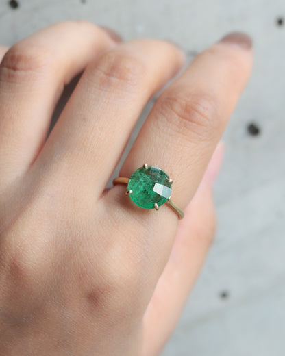 Prong Ring - Emerald -