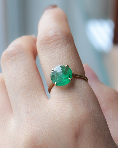Prong Ring - Emerald -