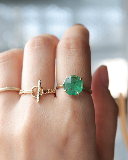 Prong Ring - Emerald -