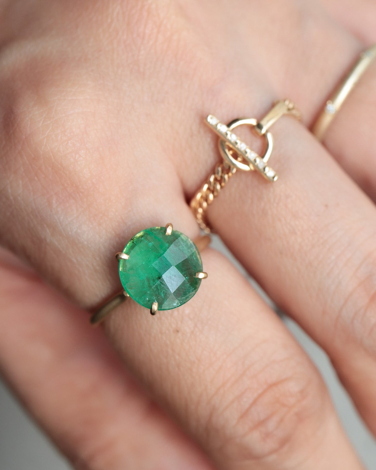 Prong Ring - Emerald -