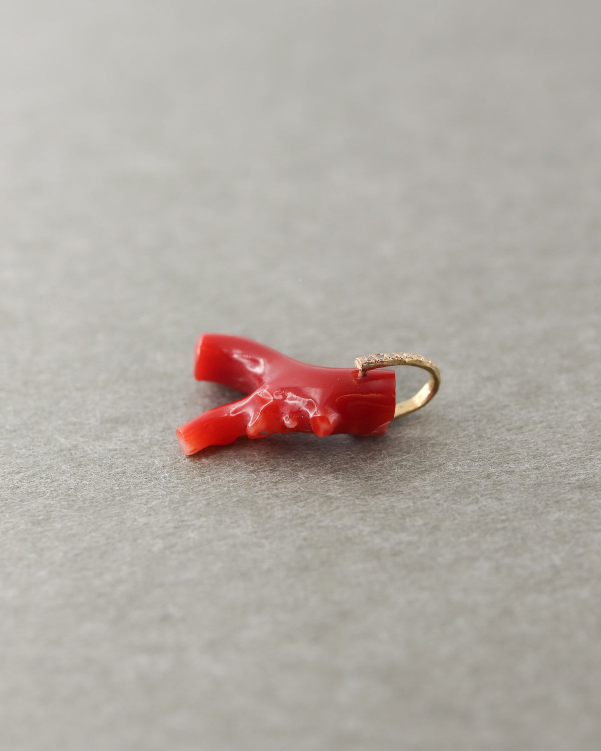 Hibiki Stone Necklace - Coral -