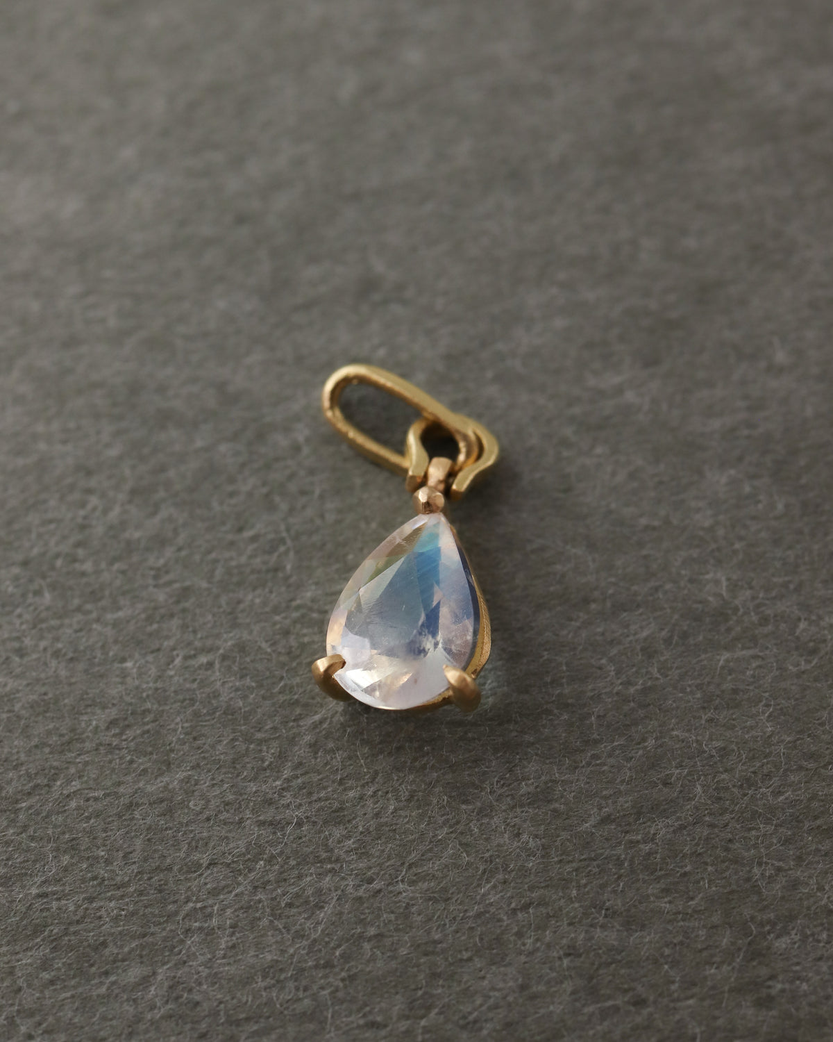Horse Shoe Prong Necklace - Rainbow Moon Stone -