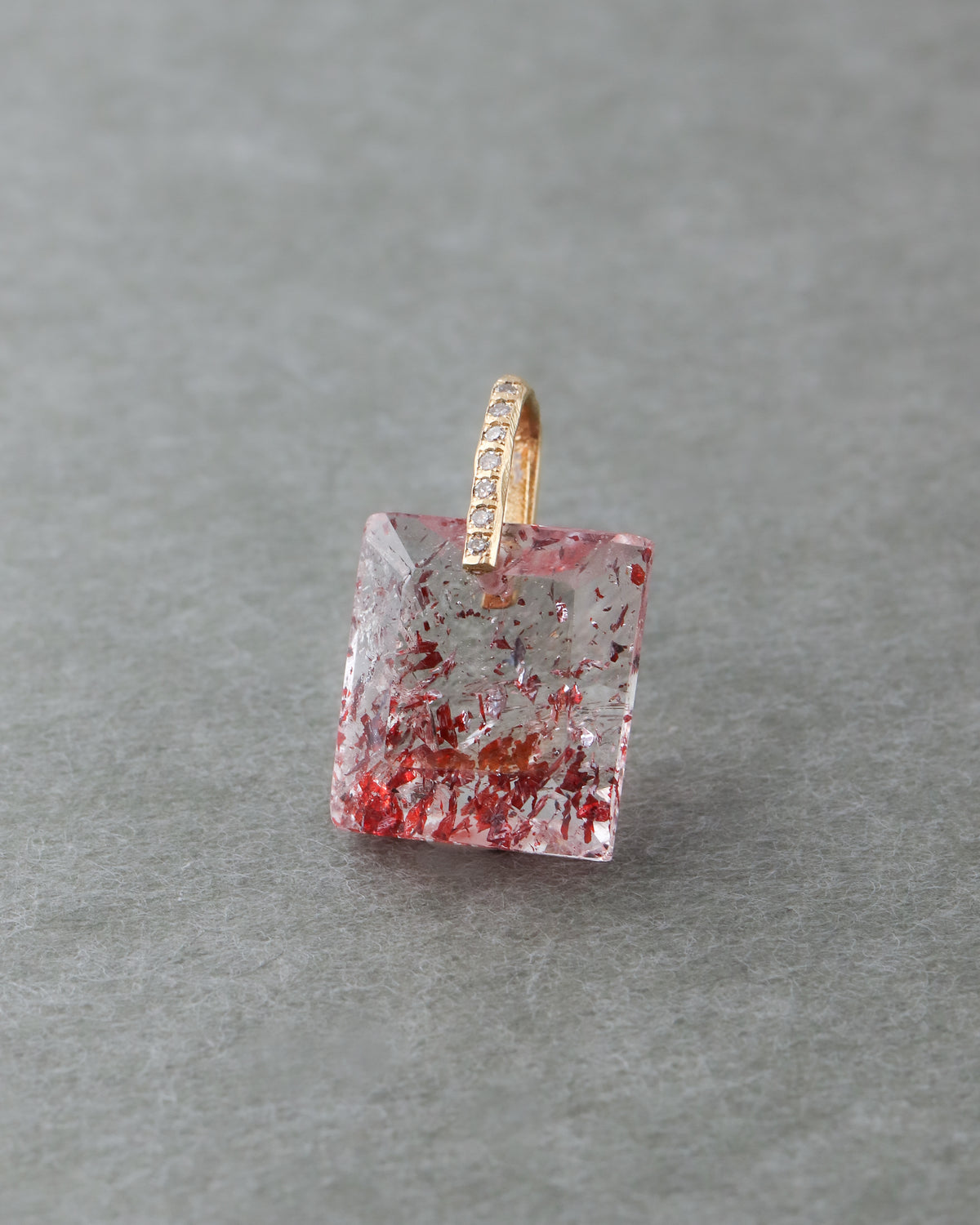 Hibiki Stone Necklace - Strawberry Quartz -