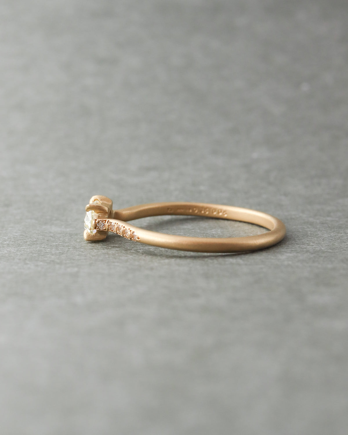Prong Ring - Diamond -