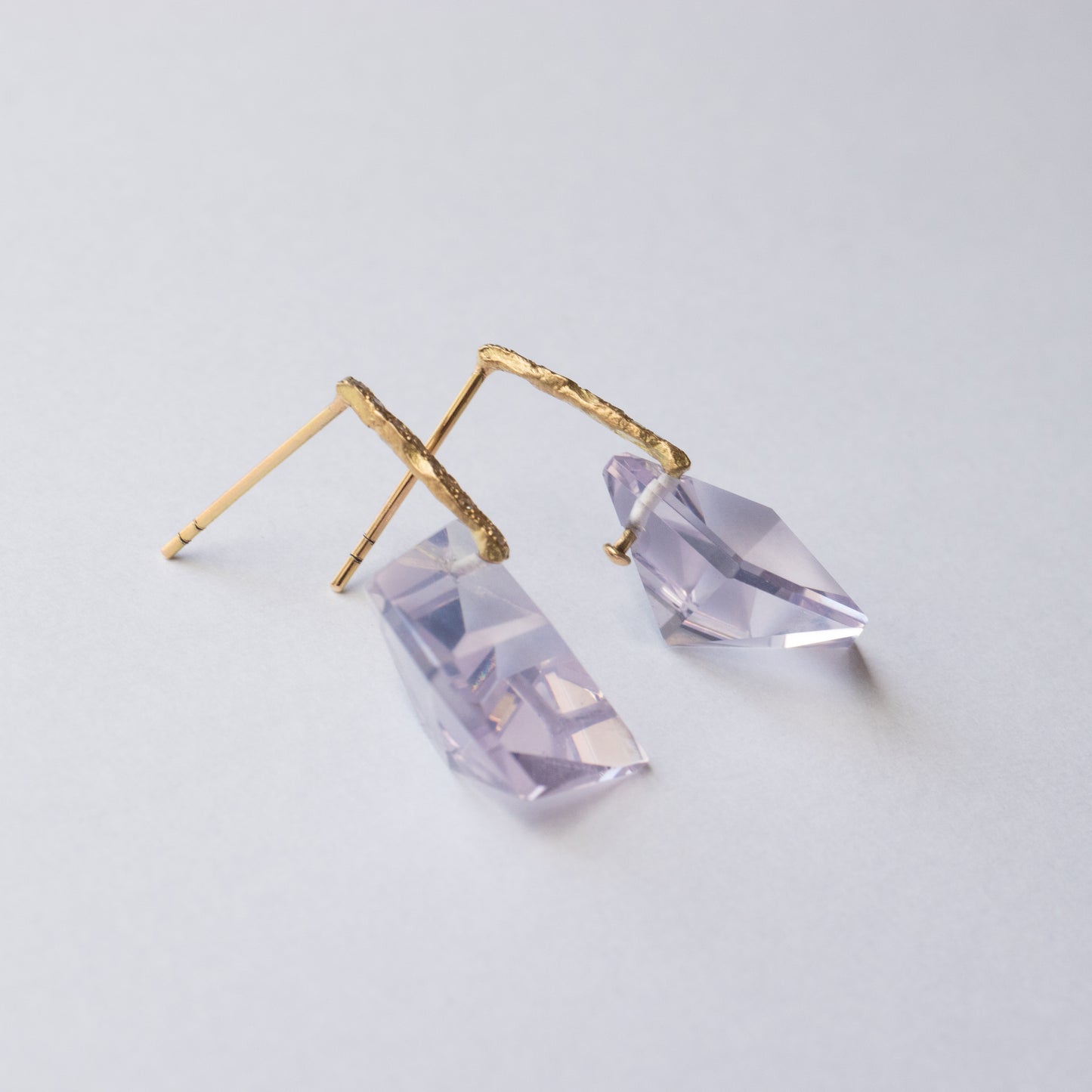 Hibiki Stone Pierced Earring - Lavender Quartz /  Diamond -