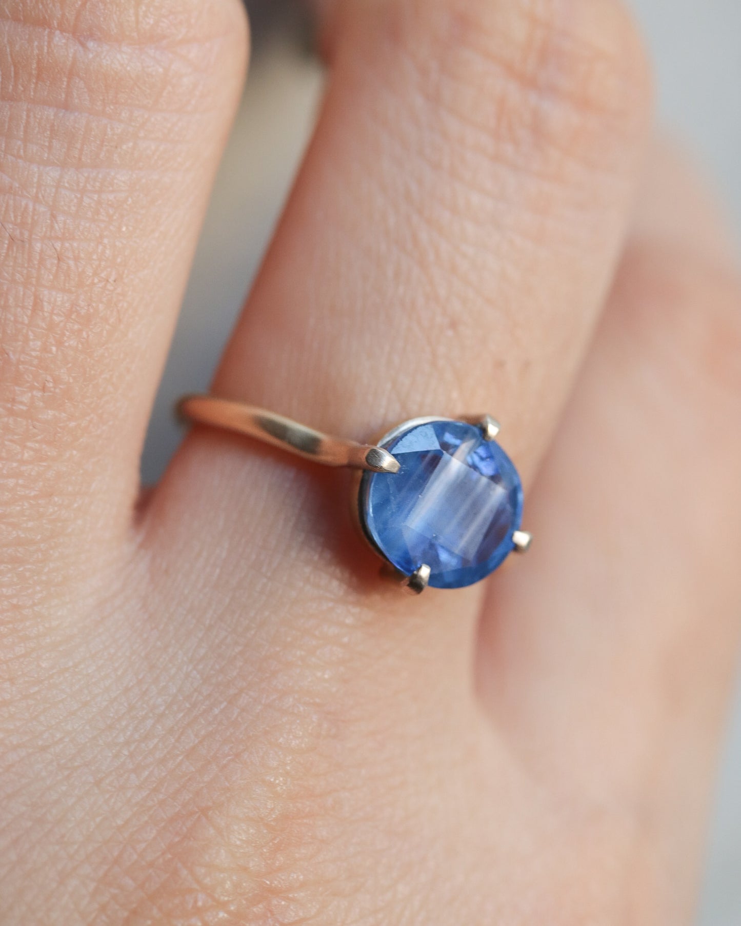 Prong Ring  - Sapphire -