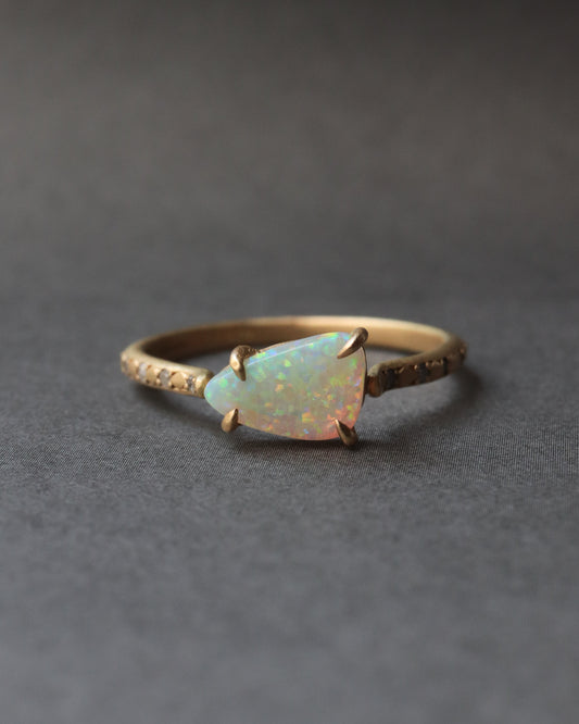 Prong Ring - Opal -