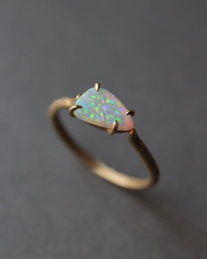 Prong Ring - Opal -