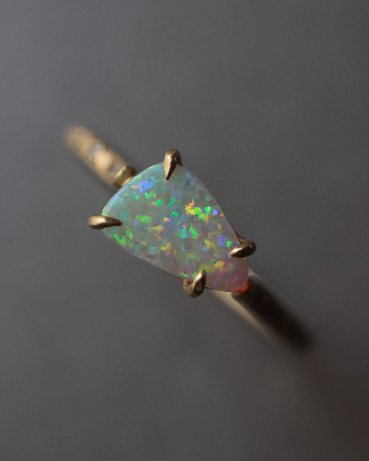 Prong Ring - Opal -