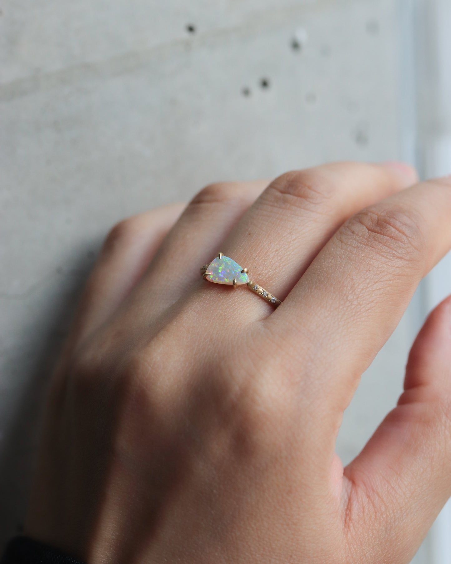 Prong Ring - Opal -