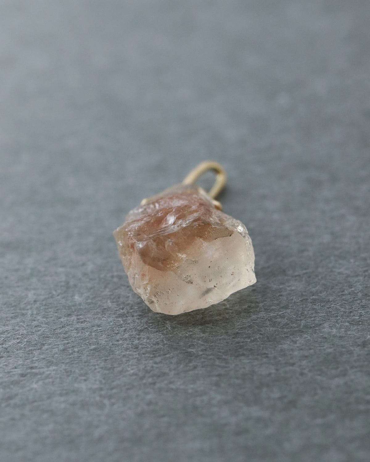 Horse Shoe Prong Necklace - Oregon Sunstone -