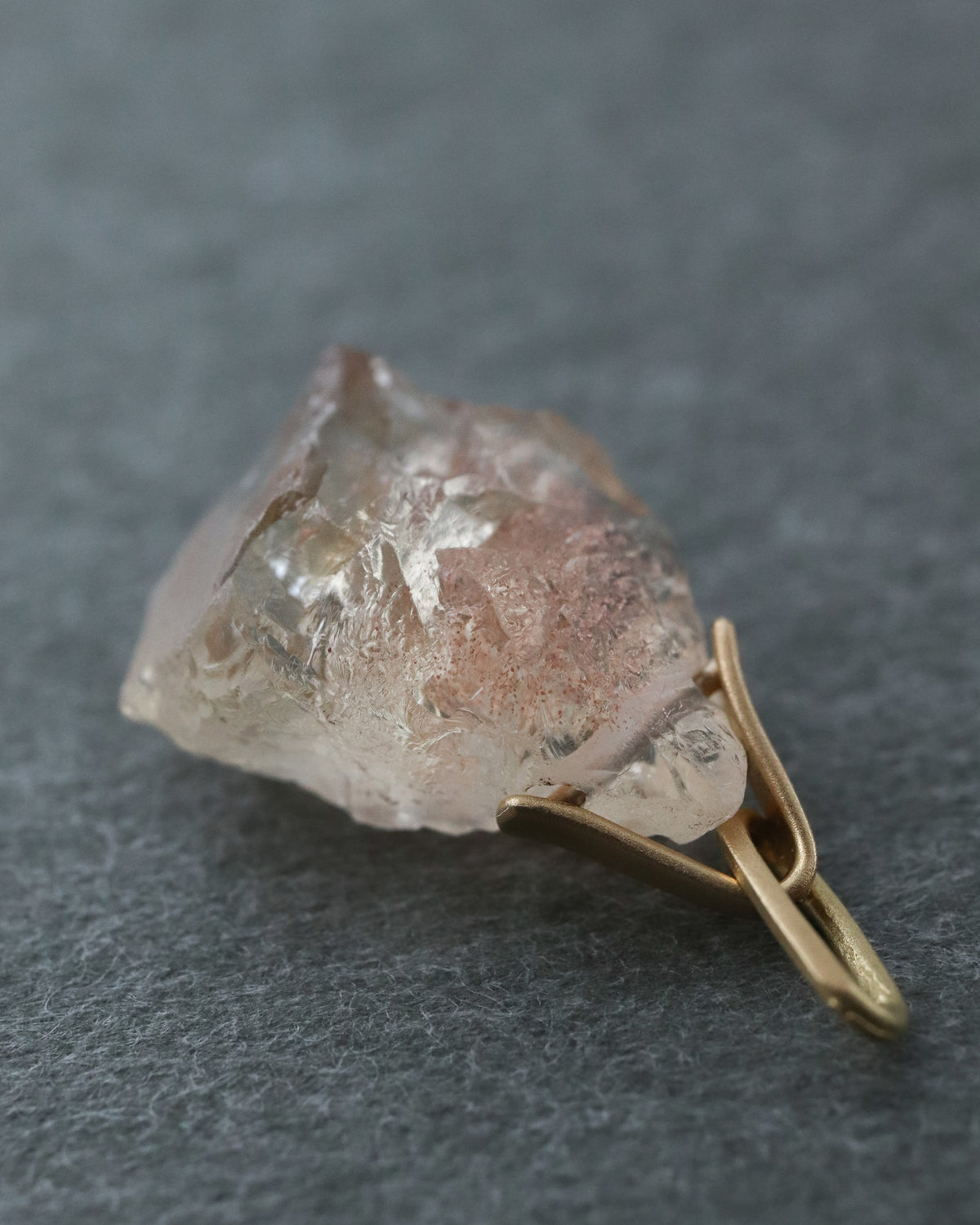Horse Shoe Prong Necklace - Oregon Sunstone -
