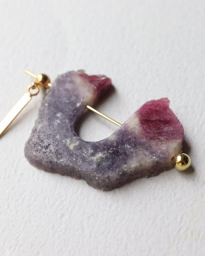 Rock Pierced Earring - Tourmaline -