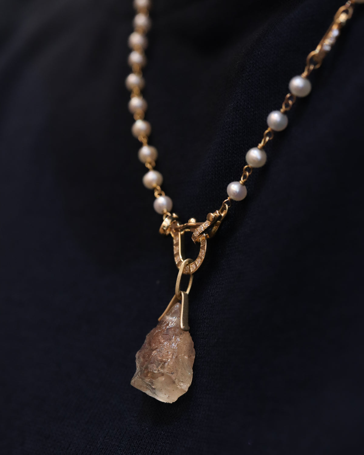 Horse Shoe Prong Necklace - Oregon Sunstone -
